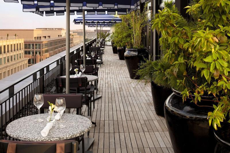 Riggs Washington Dc Hotel Exterior foto The rooftop bar